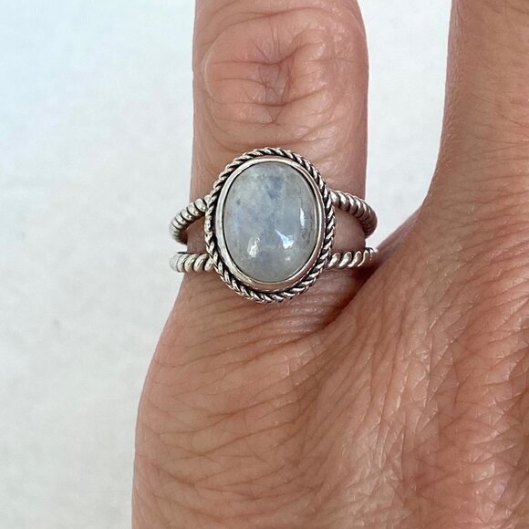 Sterling Silver 925 Oval Bezel Set Moonstone Twisted Split Shank Ring Sz 4.5 - Picture 1 of 16